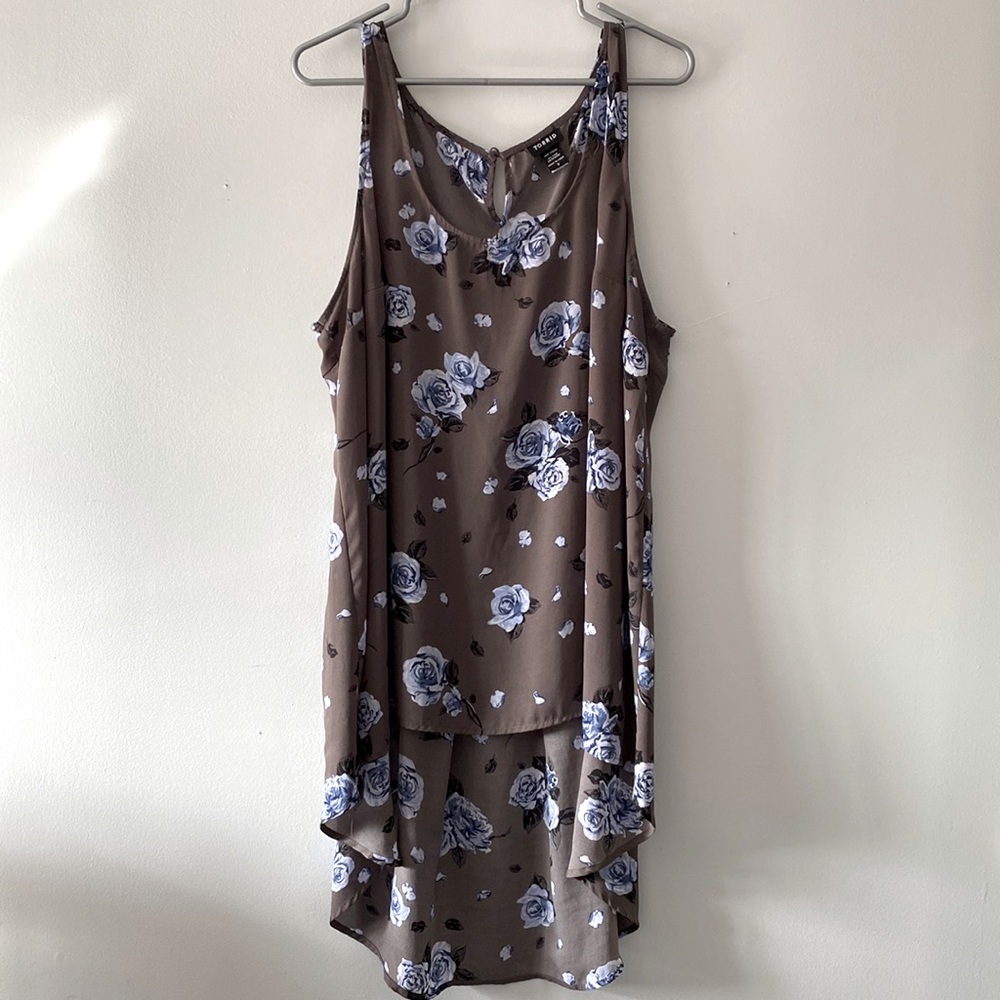 Torrid hi-low sleeveless top with blue floral print
